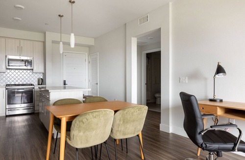 Carmel Valley Apartment | Sunny Carmel Valley 2BR w/Gym, BBQ, & W/D, nr Dining, by Blueground