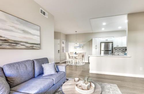 San Diego Apartment | Sunny San Diego Condo with Pool Access Near Wineries