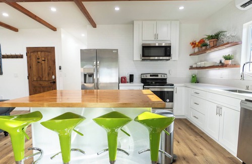 Burbank House | Sunrise House, Los Angeles, Private guest house