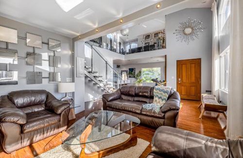 Crown Point House | Sunset Wave