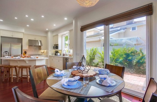 Village of La Jolla House | Sunset West | La Jolla 7BR with Rooftop Deck