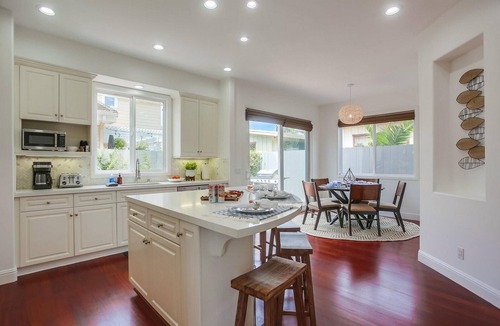 Village of La Jolla House | Sunset West | La Jolla 7BR with Rooftop Deck
