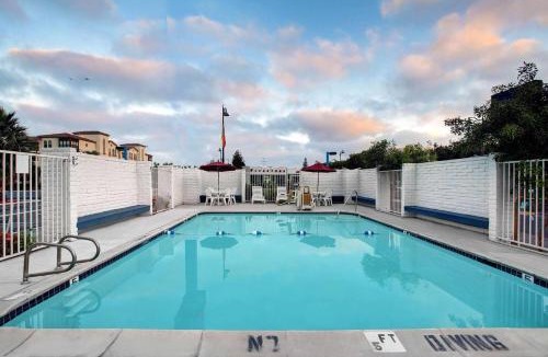 Santa Clara Hotel | Super 8 by Wyndham Santa Clara