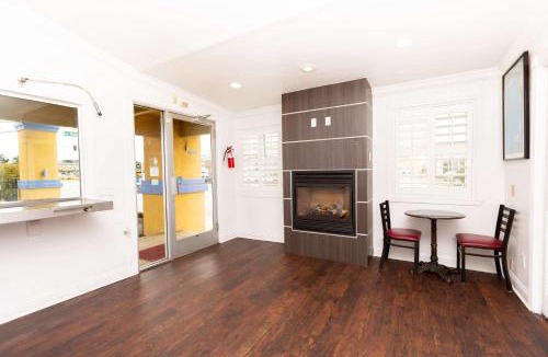 Seaside Hotel | SureStay Hotel by Best Western Seaside Monterey