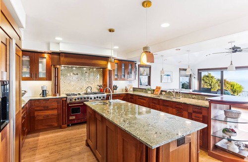 Opal Cliffs House | Surf Rider’s Oceanfront Hideaway – Stunning Beach Home with Panoramic Monterey Bay Views & Hot Tub