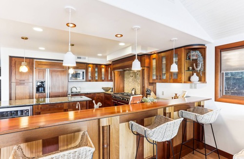 Opal Cliffs House | Surf Rider’s Oceanfront Hideaway – Stunning Beach Home with Panoramic Monterey Bay Views & Hot Tub