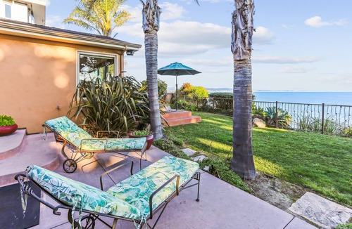 Opal Cliffs House | Surf Rider’s Oceanfront Hideaway – Stunning Beach Home with Panoramic Monterey Bay Views & Hot Tub