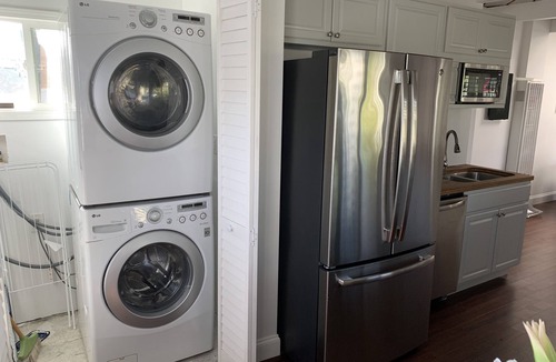 Roseville - Fleet Ridge House | Sweet cottage home close to beaches, airport and other attractions