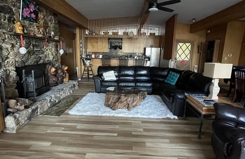Tahoe Woods Cabin | Tahoe City Cabin~Spectacular Lake View! Walk to Lake and City * WIFI*