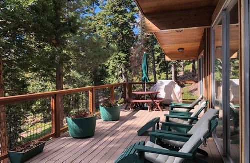 Tahoe Woods Cabin | Tahoe City Cabin~Spectacular Lake View! Walk to Lake and City * WIFI*