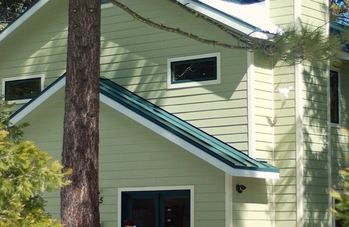 Tahoe Pines House | TAHOE PINES WEST SHORE CABIN 5 MIN WALK TO LAKE 3 BED/3 BATH, SLEEPS 8, DOGS/SKI