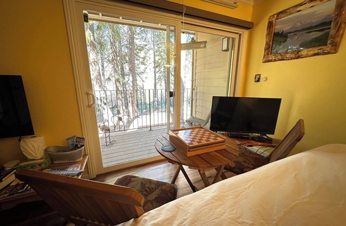 Carnelian Woods Bed & Breakfast | TaHome: Cozy 2BR Suite in Nature, w/option to add Kitchen & Living Area access