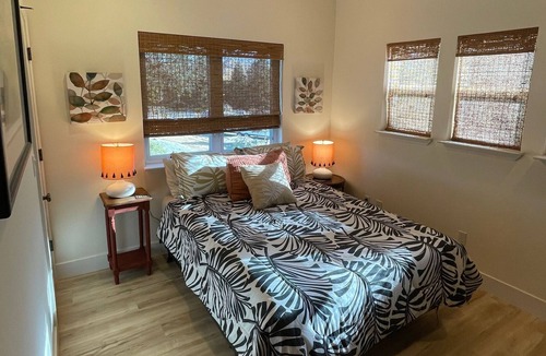 Springville Villa | Take it easy at this unique and tranquil getaway!