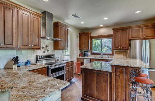 Austin House | Texas Hill Country Hideaway–A Perfect getaway in Dripping Springs!