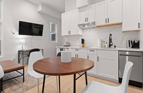 Pacific Heights Apartment | The Addison by Kasa | Bright & Airy Queen Studio | San Francisco