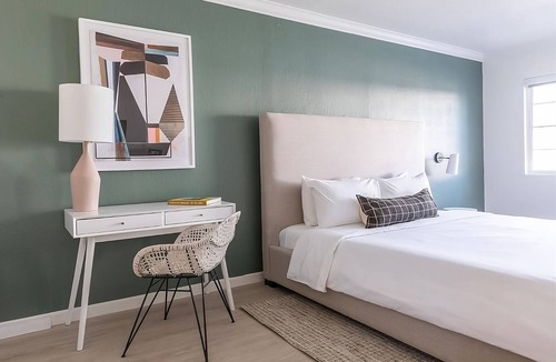 Piedmont Avenue Hotel | The best of art, history, and natural science at Oakland Museum of California!
