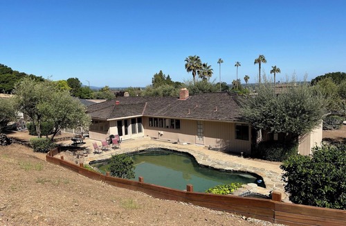 Noddin House | The Bunkhouse at Harwood Farms, Los Gatos CA. 4br, 3ba, heated pool & views