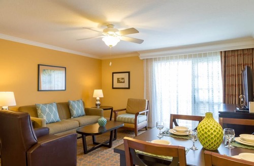 Carlsbad Village Resort | The Carlsbad Inn 1 Bedroom Sleeps 4