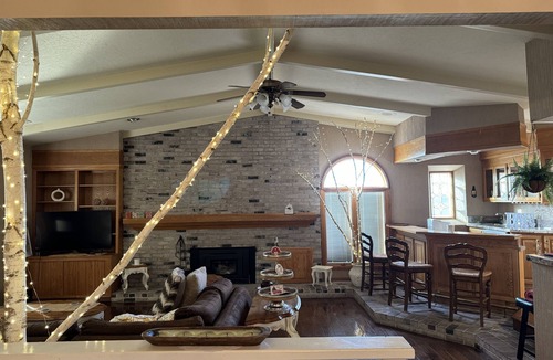 Porterville House | "The Citrus House on the Prairie"nFARM STAY RETREAT