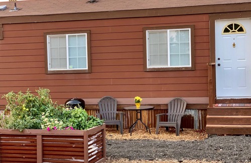 Mount Shasta House | The Cottage at the beautiful Iron Horse Outdoor Wedding Venue