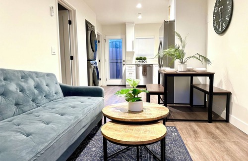 Belmont Heights Apartment | The Cozy Belmont Beach Hideaway