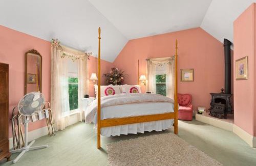 Santa Rosa Bed & Breakfast | The Gables Wine Country Inn