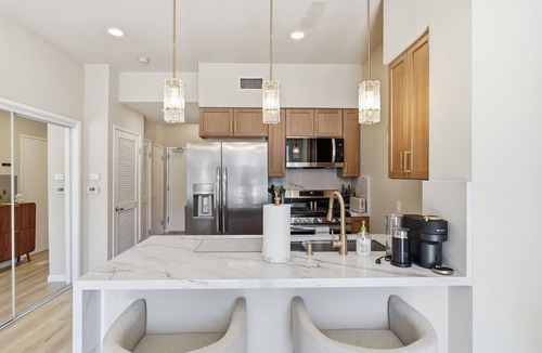 East Village Apartment | The Gaslamp Oasis