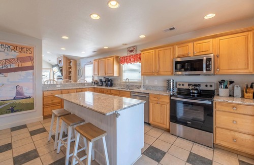 Kill Devil Hills House | The Get Away - KDH MP 9.5, 83 Yds to Beach, Elevator, Pool, Hot Tub, FREE Pool Heat, Pets OK