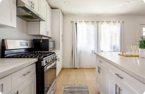 Clarkdale Apartment | The Heart Of LA House