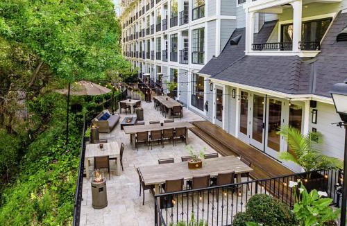 Saratoga Hotel | The Inn at Saratoga, Tapestry Collection by Hilton