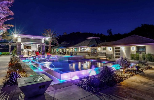 Temecula Villa | ★The Iron Mansion 9 Acre Luxurious Private Resort 12000 ft Event Space! ★