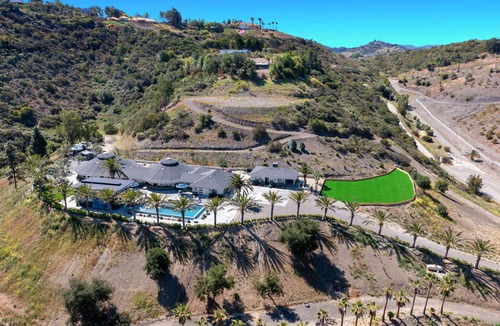 Temecula Villa | ★The Iron Mansion 9 Acre Luxurious Private Resort 12000 ft Event Space! ★