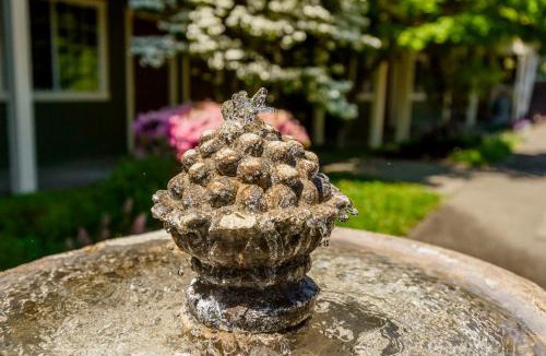Glen Ellen Hotel | The Jack London Lodge