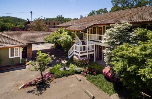 Glen Ellen Hotel | The Jack London Lodge