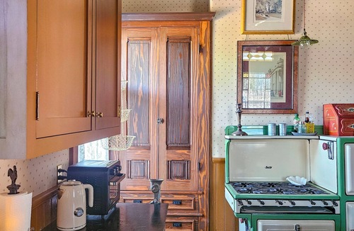 Visalia Hotel | The JD Hyde Historic Inn