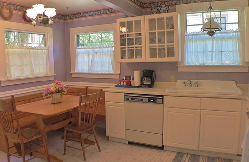 Murphys Cottage | The Little Yellow Cottage