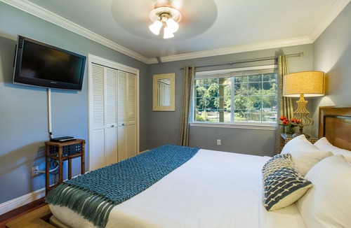 Upper Lake Hotel | The Lodge At Blue Lakes