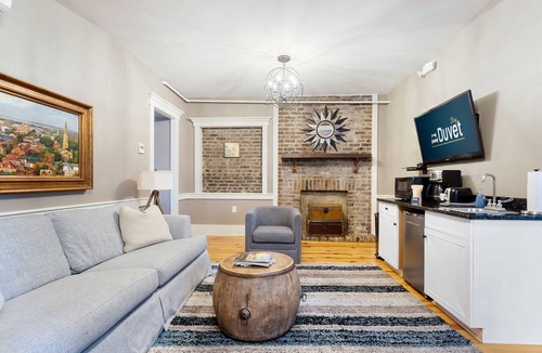 Charleston Historic District Apartment | The Marquee On King & Historic Market!