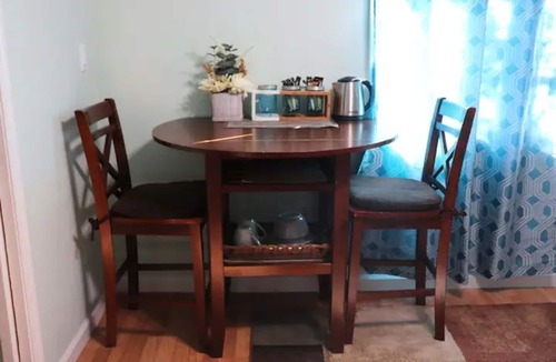 Vallejo Apartment | The Master's Bed & Bath Guest Suite!