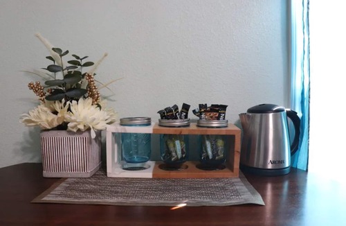 Vallejo Apartment | The Master's Bed & Bath Guest Suite!