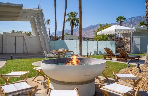 Desert Park Estates Hotel | The Monkey Tree by AvantStay Mid-Century Modern Oasis with Pool