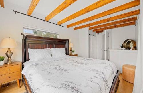 Summerland House | The Narrows A Summerland Beach Home