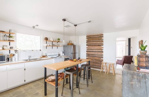 Yucca Valley House | The Ocotillo-Secluded Stargazing, Hot Tub, Art Gallery, Hiking + Stunning Views!