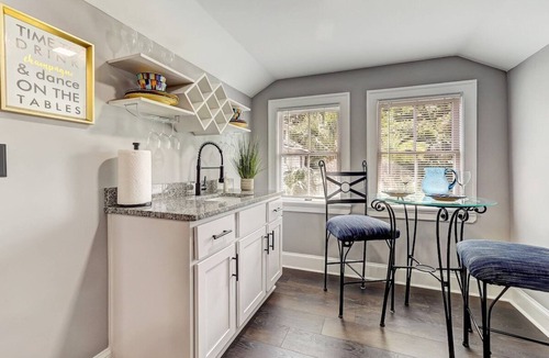 Five Points House | The perfect place for relaxing, a family retreat or long-term stay