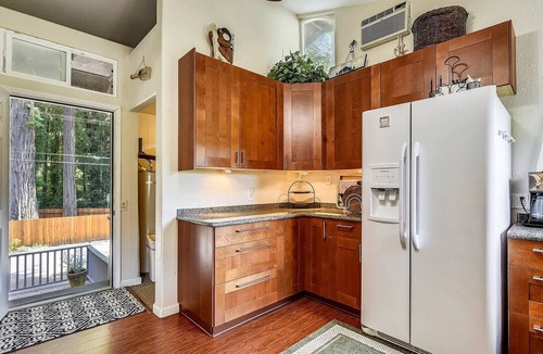 Northwood House | The Perfect View ~ (and the Ideal Location!) Walk to Beach, Restaurants and More
