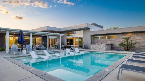 La Quinta House | The Polo Villas by AvantStay Modern Oasis Near Empire Polo Club