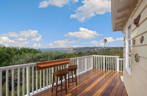Country Club House | The Porter House - La Jolla Ocean Views | Hot Tub