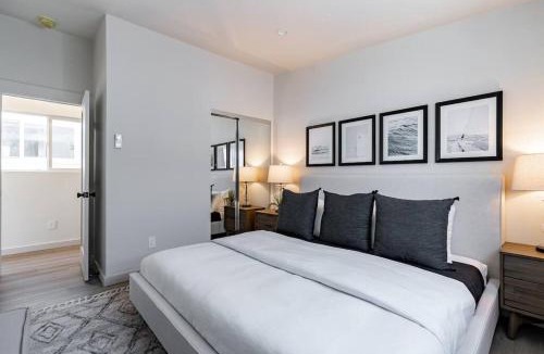 Beach Barber Tract House | The Rosemont II - La Jolla Luxury