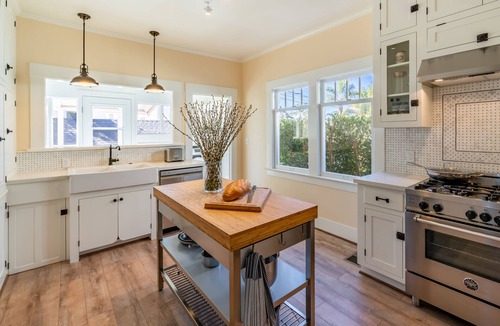 East Beach House | The Sea Captain's House & Loft - Coast Beach Luxury