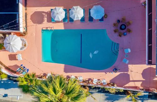 Tahquitz River Estates Hotel | The Stardust Hotel - Adults Only